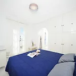 ميكونوس بيتش Mykonos Town