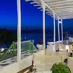 ميكونوس بيتش 3* Mykonos Town