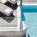 ميكونوس بيتش 3* Mykonos Town